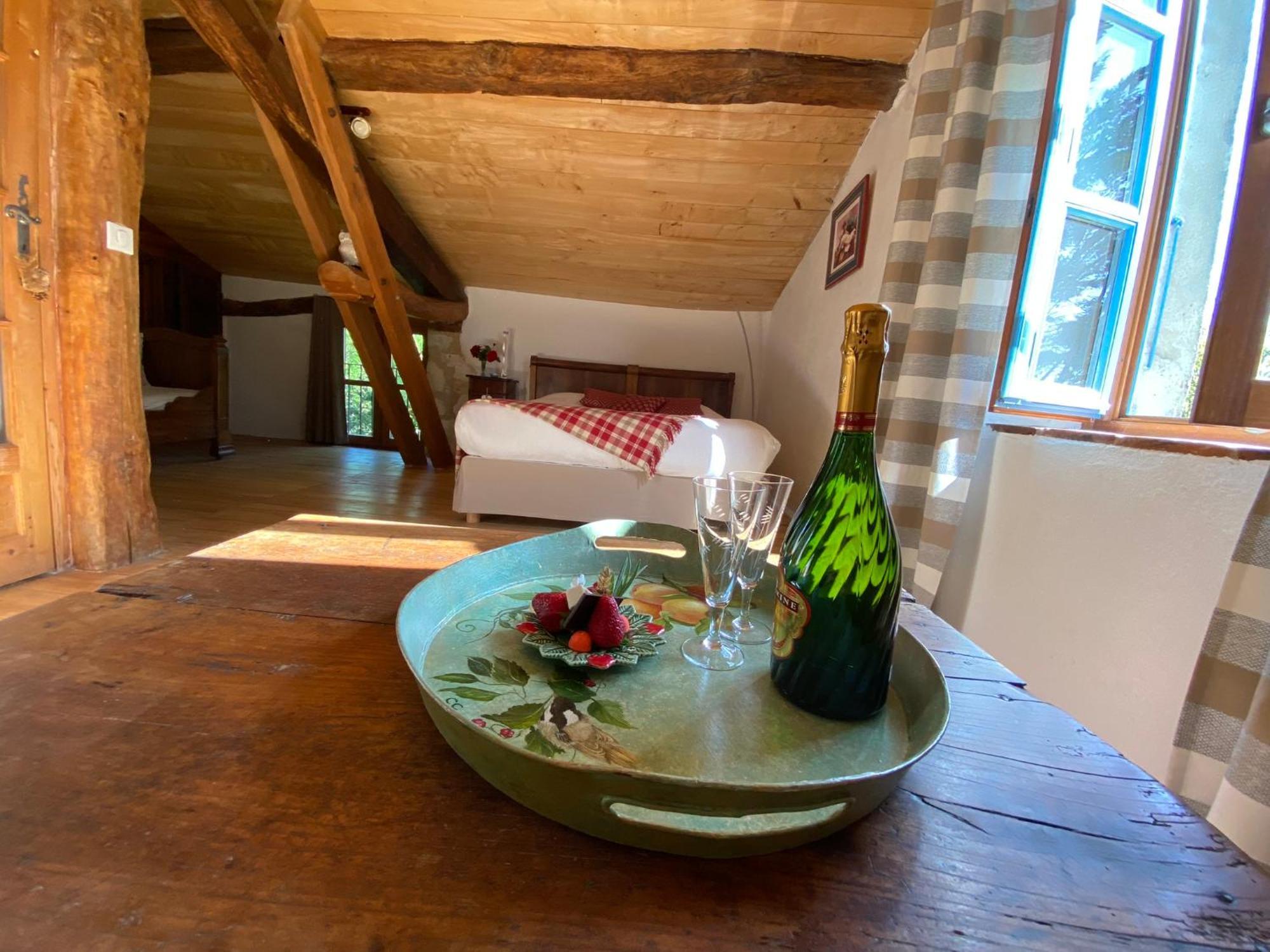 Le Clos Pastel Chambres D'Hotes & Gite Virac Esterno foto